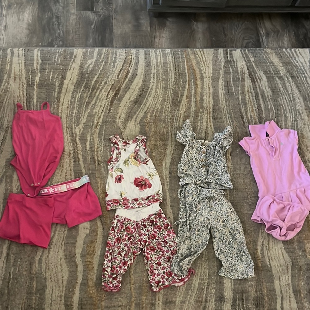 Size 24 months girls matching outfits.
